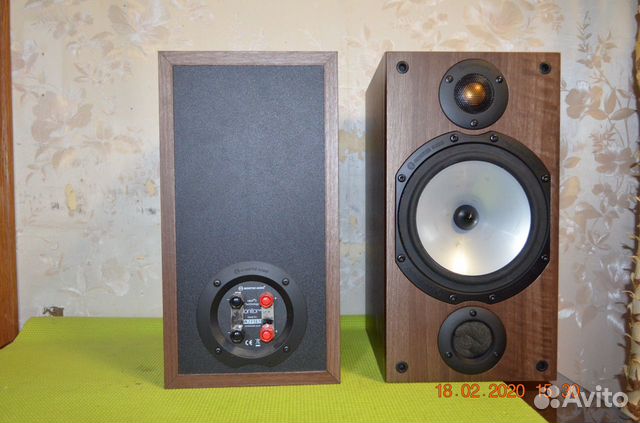 Акустика monitor audio MR2 Walnut Акустика monitor audio MR2 Walnut