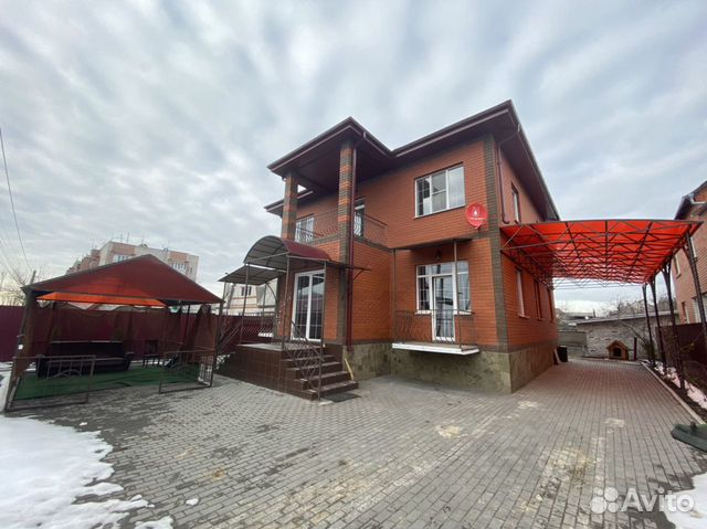 Коттедж 258 м² на участке 5 сот.