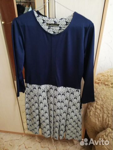 Платья