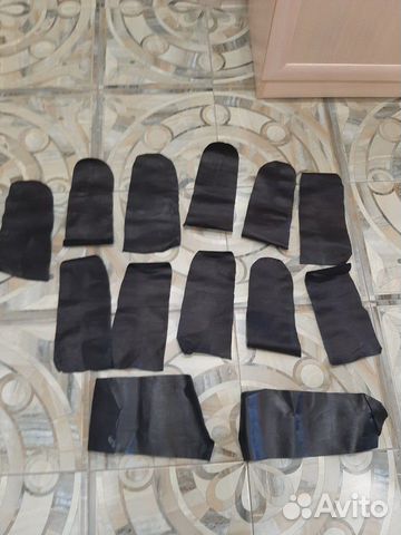 Куски черной кожи