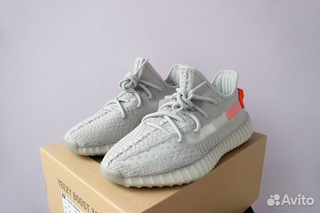 Кроссовки Adidas Yeezy 350 Tail Light Кроссовки Adidas Yeezy 350 Tail Light