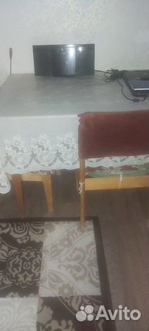Продаю стол раздвижной и 4 стула б/у Продаю стол раздвижной и 4 стула б/у