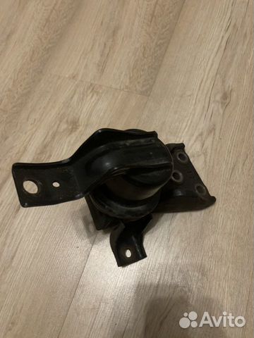 Подушка двигателя правая Lancer 9 1,6 4G18 Подушка двигателя правая Lancer 9 1,6 4G18