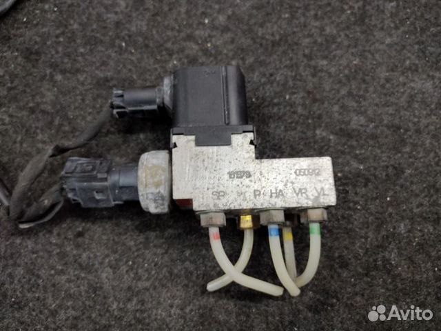 Блок клапанов пневмо подвески Mercedes W211 E211 Блок клапанов пневмо подвески Mercedes W211 E211