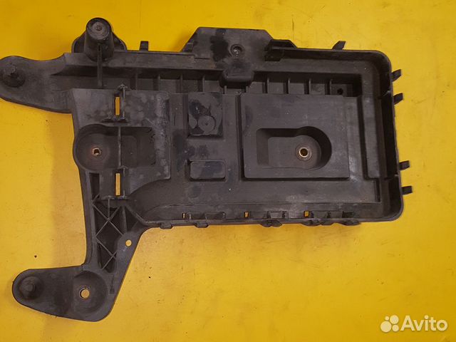 Площадка аккумулятора Фольксваген Пассат Б6