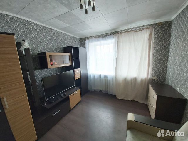 комната в кирпичном доме Дзержинского 4
