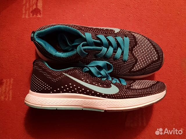 Кроссовки женские