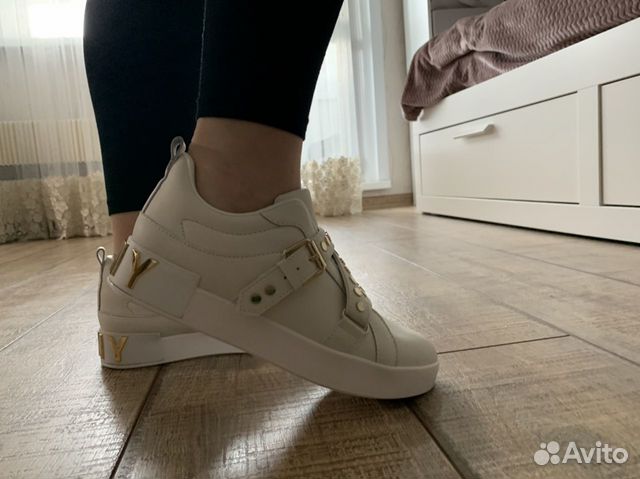 Кроссовки Кроссовки
