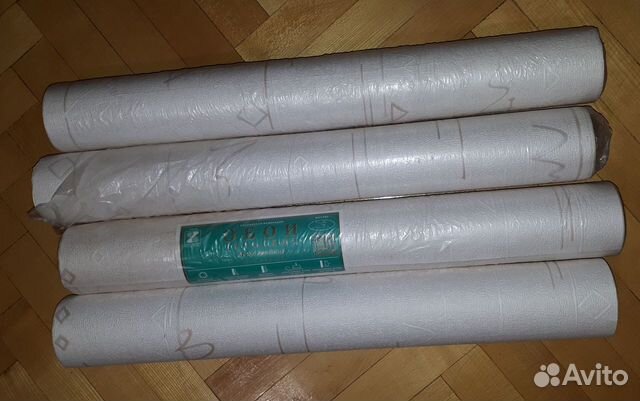 4 рулона бумажных обоев