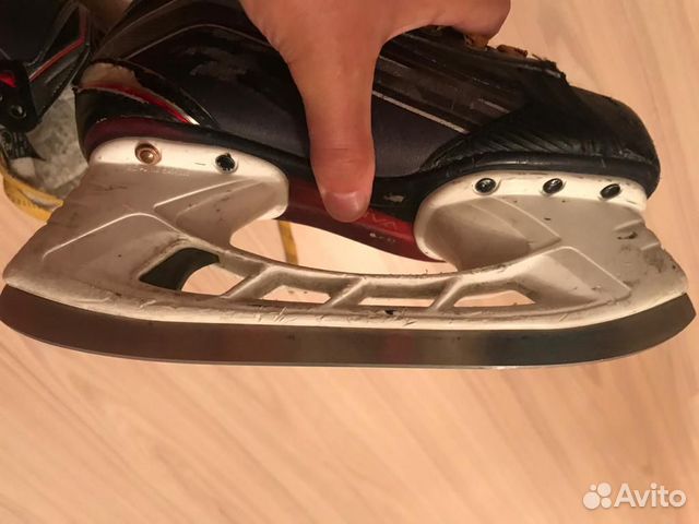 Продаю коньки Bauer Vapor X700 jr 2EE Продаю коньки Bauer Vapor X700 jr 2EE