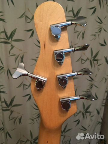 Продам бас Godin Freeway 5 Продам бас Godin Freeway 5