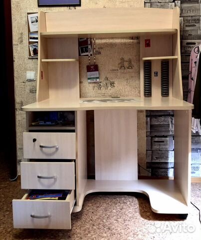 Стол письменный Стол письменный