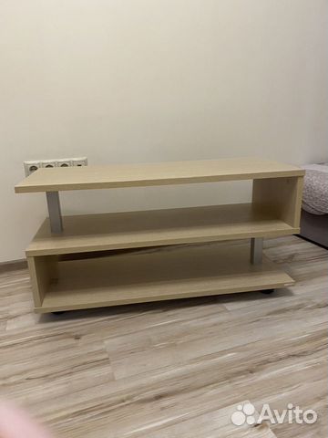 Столик журнальный-полка на колесиках