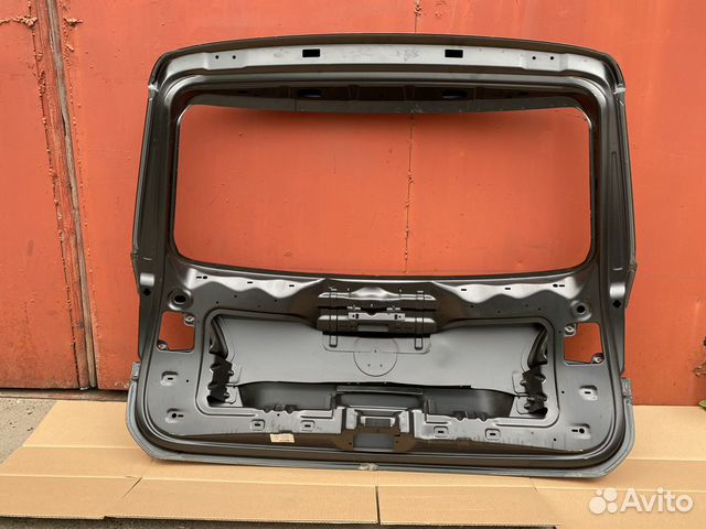 Новая крышка багажника Volkswagen Touareg с 2010г