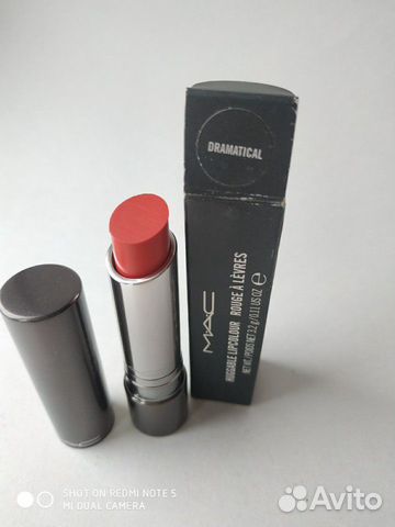 Помада Mac dramatical Помада Mac dramatical