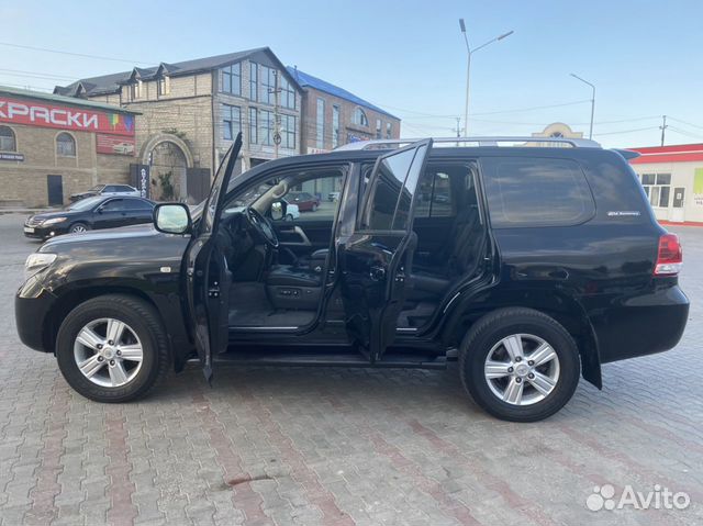 Toyota Land Cruiser, 2011