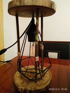 Настольный светильник