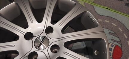 Литые диски MoMo 17’’ 4*108
