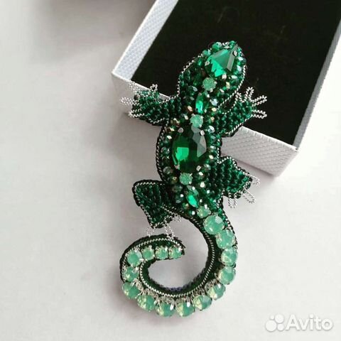 Брошь 