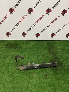 Топливная рампа с форсунками Nissan primera 2.0