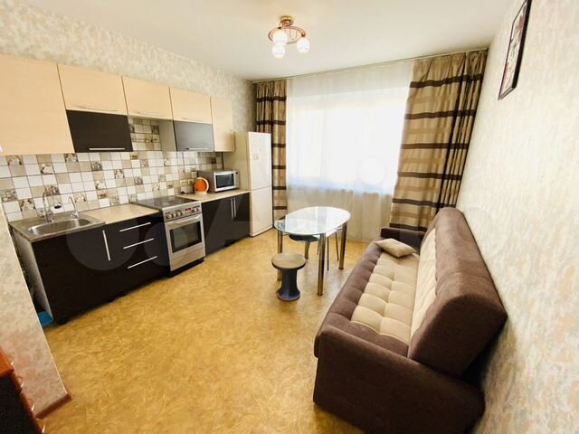 2-к. квартира, 65 м², 5/17 эт.