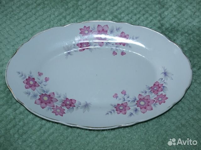 Блюдо, салатники, маслёнка времён СССР