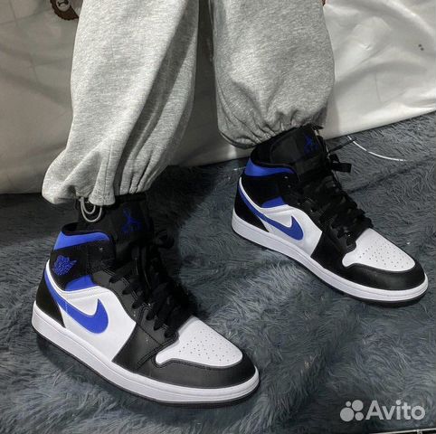 Air Jordan 1 Mid White Royal