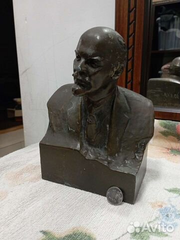 Бюст ленина