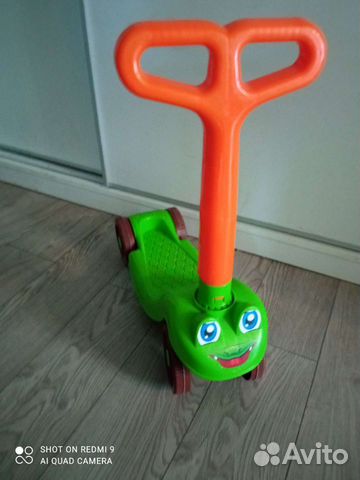 Самокат пластмассовый