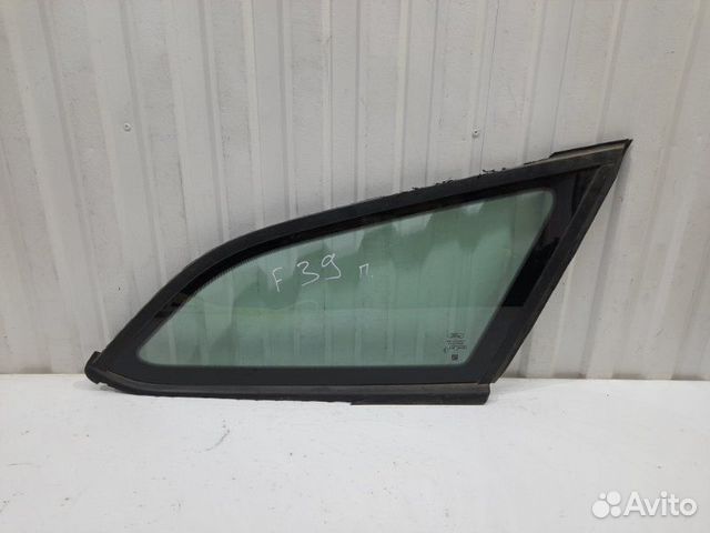 Стекло кузовное глухое правое Ford Focus 3