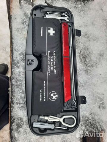 Набор инструмента с аптечкой бмв Е60