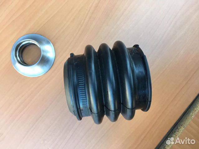 Лот SD1-11 гильза вала водомета кат. 267000318 и резинка кат. 26700045