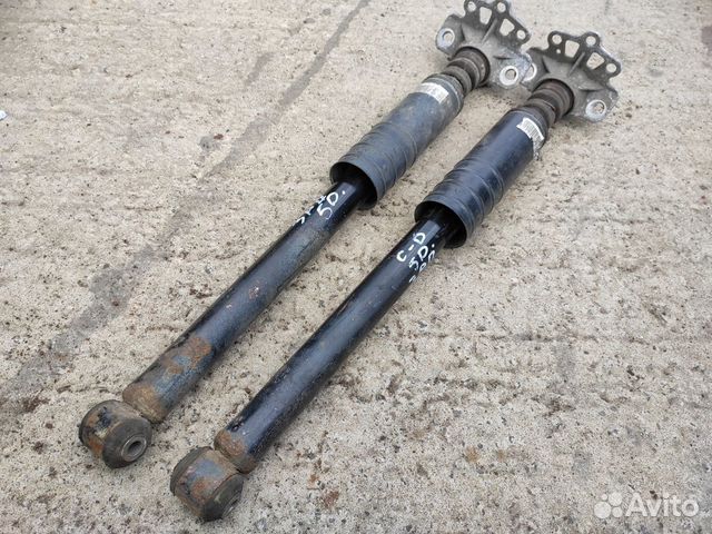 Амортизаторы задние на Opel Corsa D