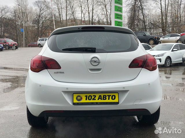 Opel Astra 1.6 МТ, 2011, 165 000 км