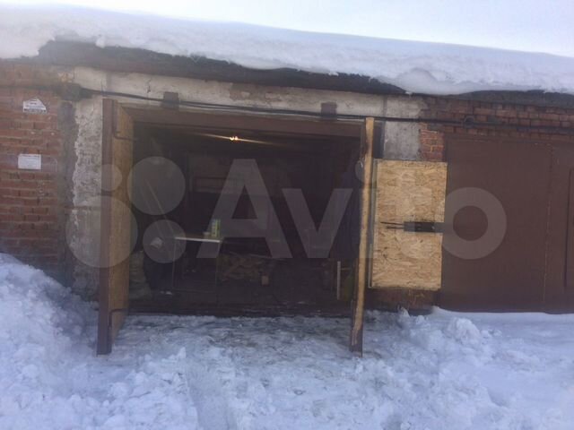 Гараж, > 30 м²