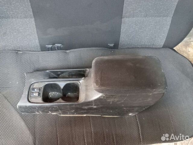 Подлокотник lancer 9