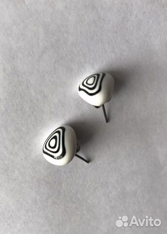 Серьги ч/б гвоздики