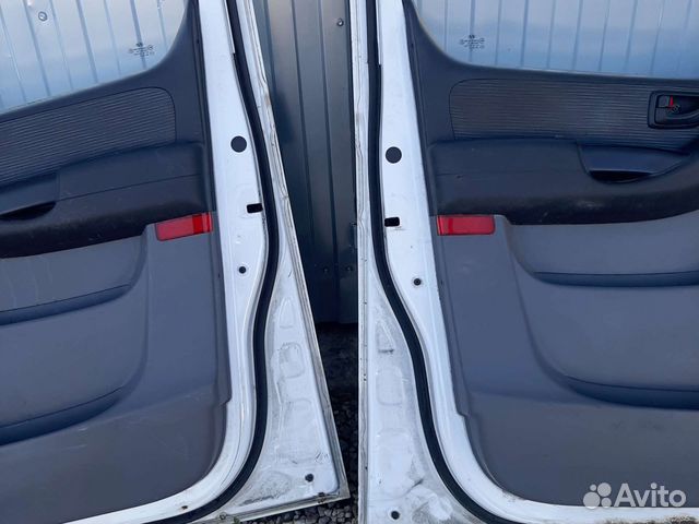 Замок двери Хендай Гранд Старекс 1012 год