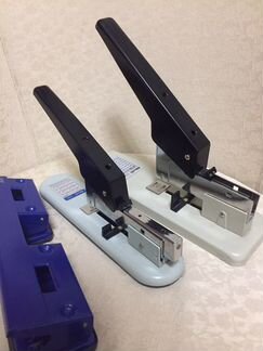 Мощный степлер.Дырокол-брошировщик