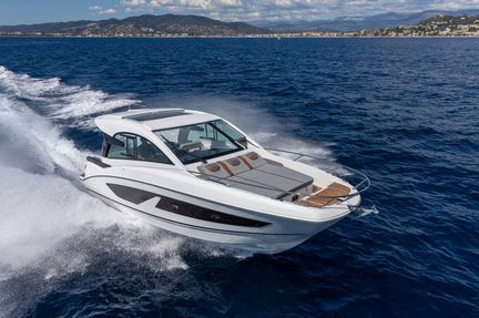 Яхта Beneteau Gran Turismo 32