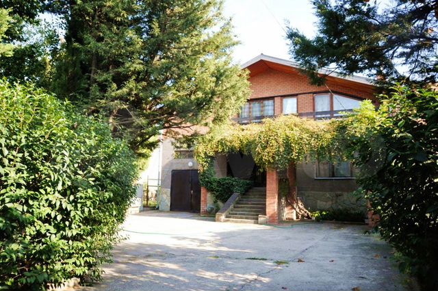 Дом 250 м² на участке 6 сот.