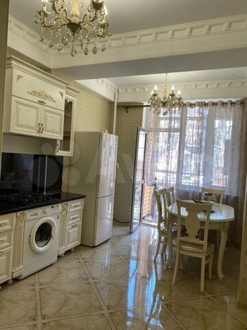 2-к. квартира, 60 м², 2/15 эт.