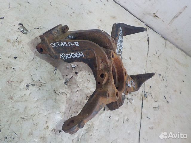 Кулак поворотный передний правый Skoda Octavia A5