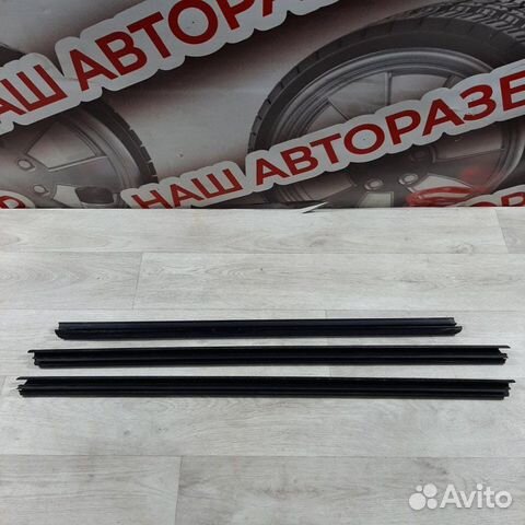 Уплотнитель стекла двери Volkswagen Polo седан