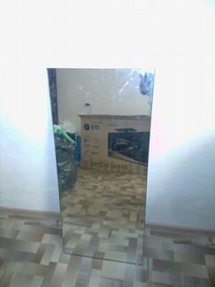 Два зеркала прямоугольной формы 70х42и 55х38