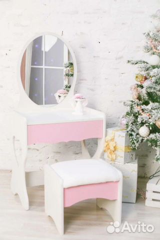 Детский туалетный столик трюмо с зеркалом и пуфом