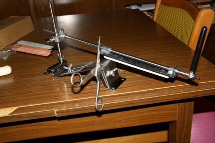 Точилка для ножей и ножниц