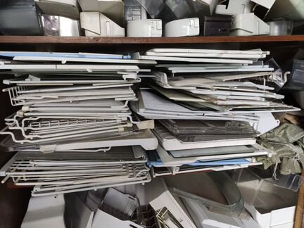 Ящики и полочки, балконы на холодильники