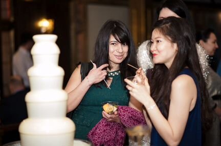 Шоколадный фонтан фееричное начало торжества