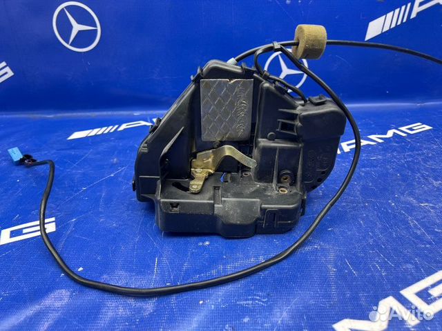 Замок двери задний правый Mercedes E320 W211